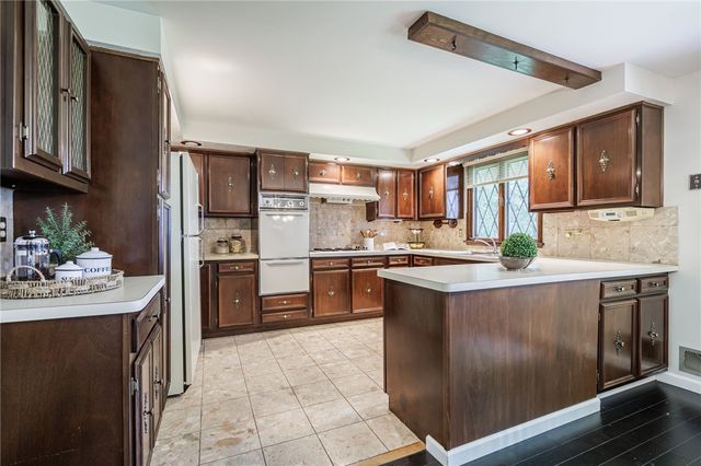 32 Flamingo Drive, Gates, NY 14624