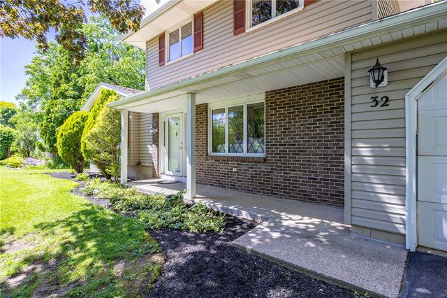 32 Flamingo Drive, Gates, NY 14624