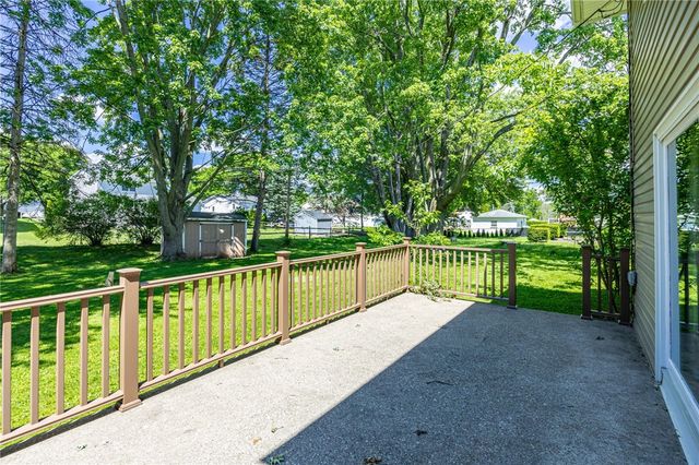 32 Flamingo Drive, Gates, NY 14624