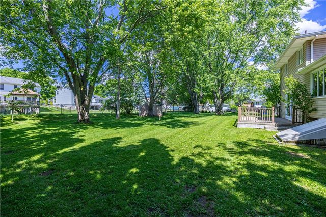 32 Flamingo Drive, Gates, NY 14624