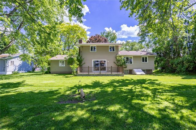 32 Flamingo Drive, Gates, NY 14624