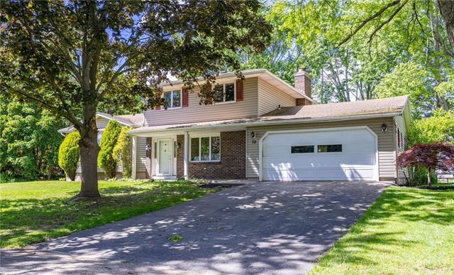32 Flamingo Drive, Gates, NY 14624