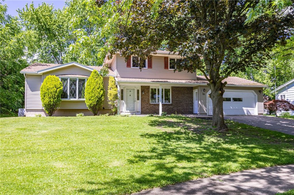 32 Flamingo Drive, Gates, NY 14624