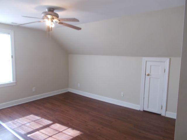 216 Thomas Ter Apt B, Lebanon, TN 37087