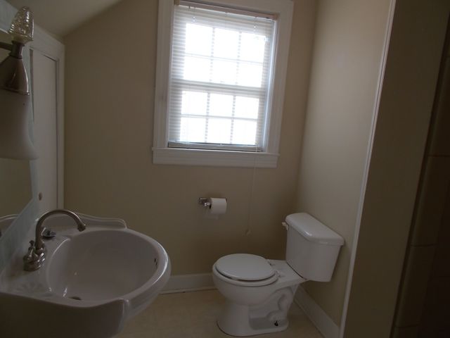 216 Thomas Ter Apt B, Lebanon, TN 37087