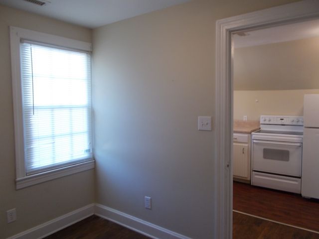 216 Thomas Ter Apt B, Lebanon, TN 37087