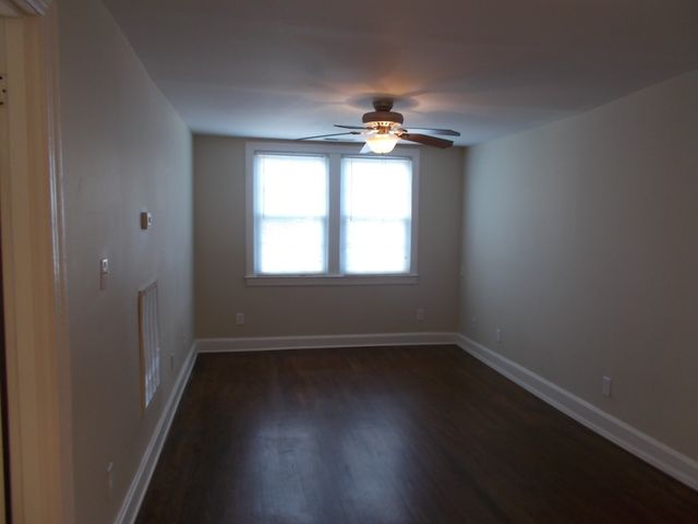 216 Thomas Ter Apt B, Lebanon, TN 37087