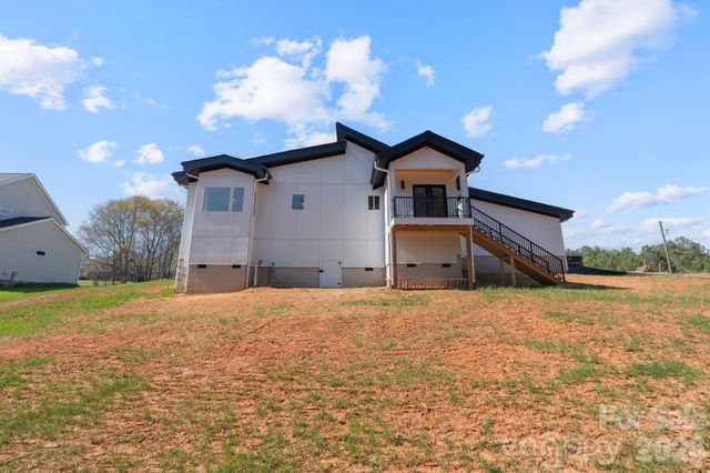 5733 Selkirk Drive, Hickory, NC 28601