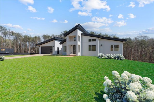 5733 Selkirk Drive, Hickory, NC 28601