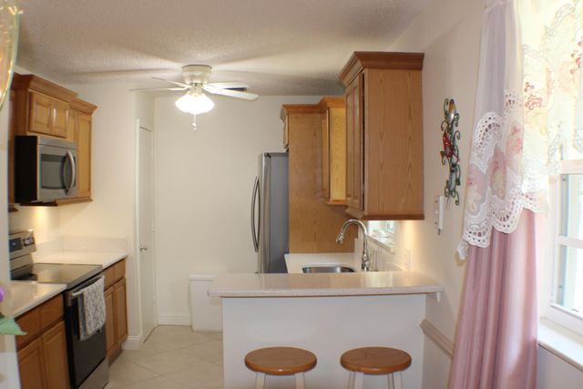 8 Lake Vista Trl Apt 201, Port St Lucie, FL 34952