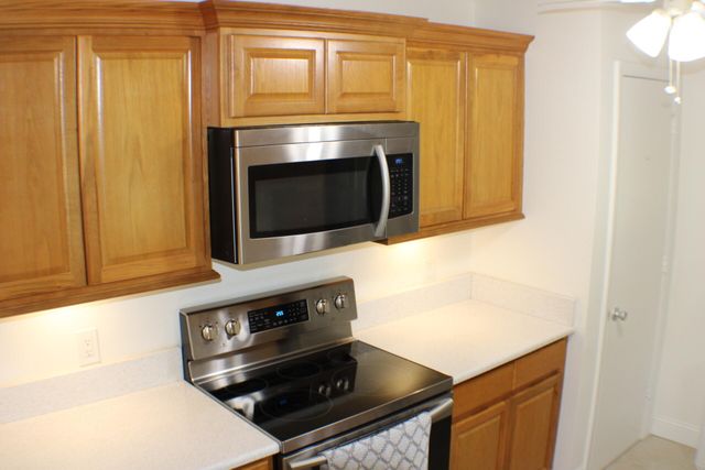 8 Lake Vista Trl Apt 201, Port St Lucie, FL 34952