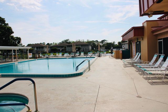 8 Lake Vista Trl Apt 201, Port St Lucie, FL 34952