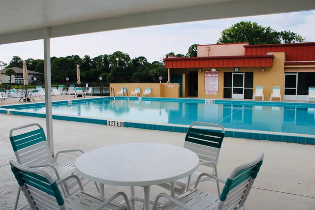 8 Lake Vista Trl Apt 201, Port St Lucie, FL 34952