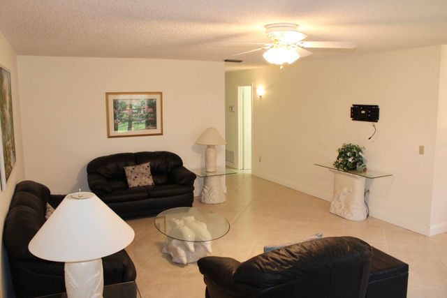 8 Lake Vista Trl Apt 201, Port St Lucie, FL 34952