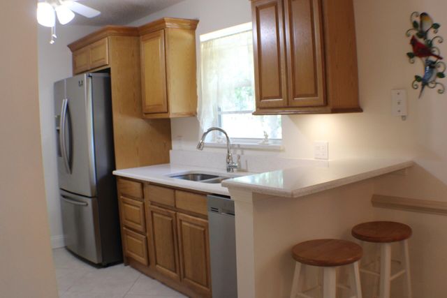 8 Lake Vista Trl Apt 201, Port St Lucie, FL 34952