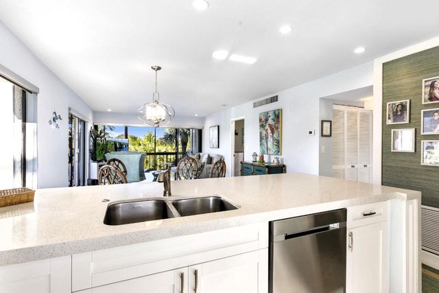 2550 Presidential Way 301, West Palm Beach, FL 33401