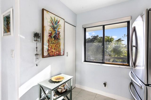 2550 Presidential Way 301, West Palm Beach, FL 33401