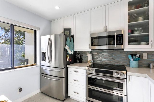 2550 Presidential Way 301, West Palm Beach, FL 33401