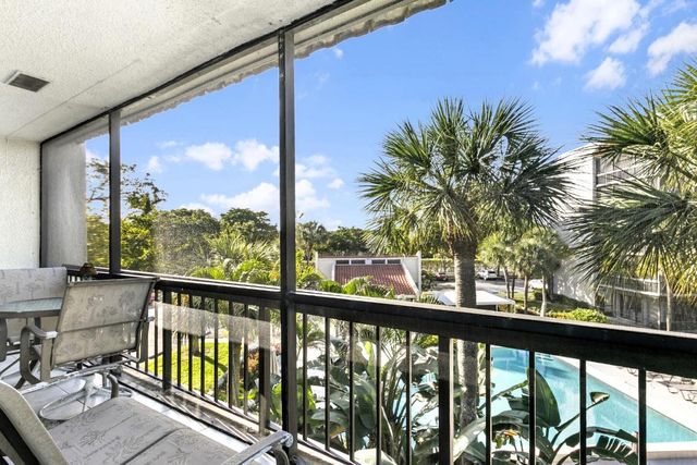 2550 Presidential Way 301, West Palm Beach, FL 33401