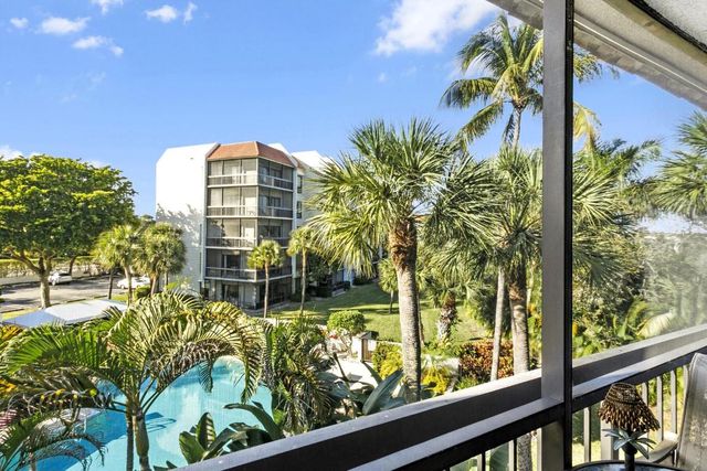 2550 Presidential Way 301, West Palm Beach, FL 33401