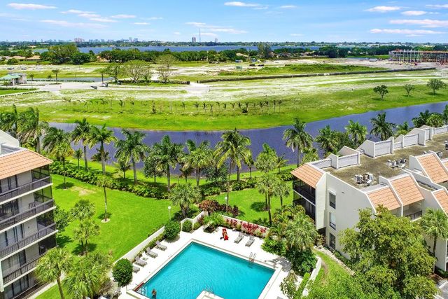 2550 Presidential Way 301, West Palm Beach, FL 33401