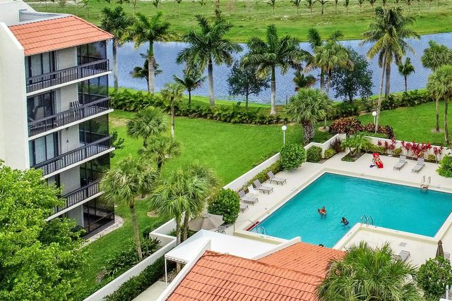 2550 Presidential Way 301, West Palm Beach, FL 33401