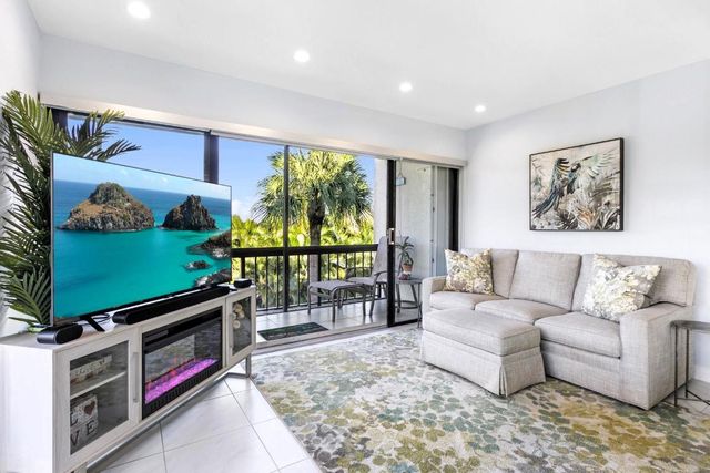 2550 Presidential Way 301, West Palm Beach, FL 33401