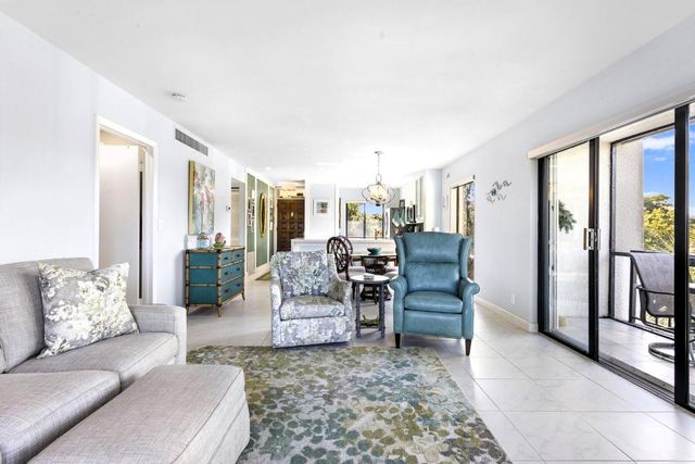 2550 Presidential Way 301, West Palm Beach, FL 33401