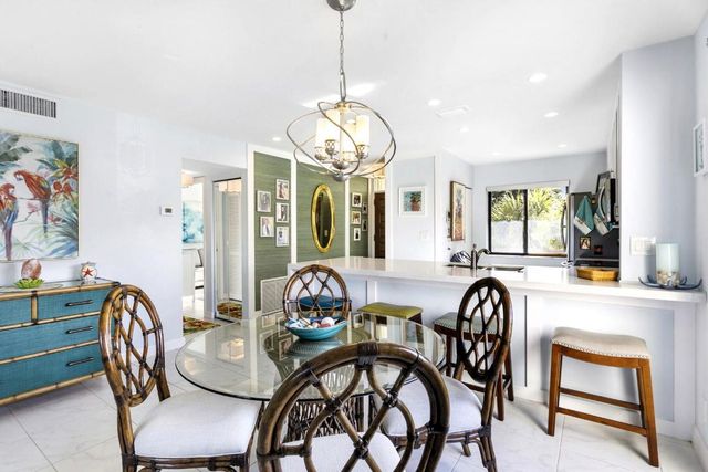 2550 Presidential Way 301, West Palm Beach, FL 33401