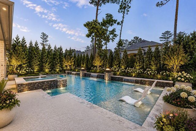 208 N Opulent Drive, Montgomery, TX 77316
