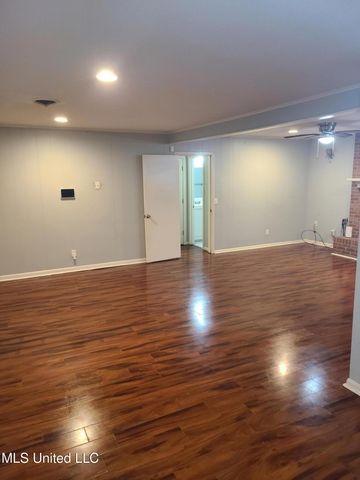 5225 Sunnyvale Drive, Jackson, MS 39211