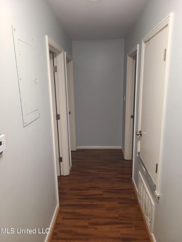 5225 Sunnyvale Drive, Jackson, MS 39211