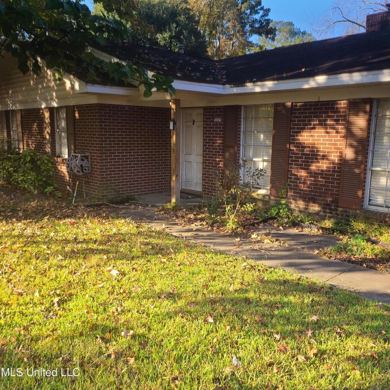 5225 Sunnyvale Drive, Jackson, MS 39211