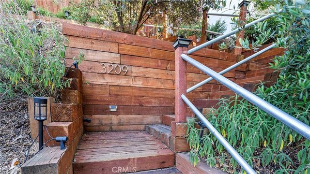 3209 Bennett Drive, Los Angeles, CA 90068