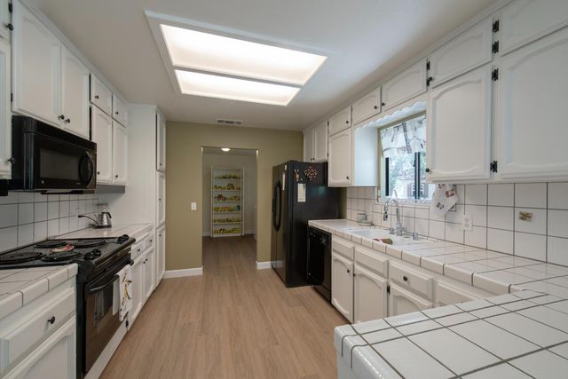 42404 John Muir Drive, Coarsegold, CA 93614