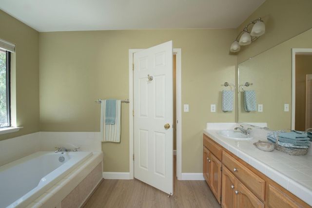42404 John Muir Drive, Coarsegold, CA 93614