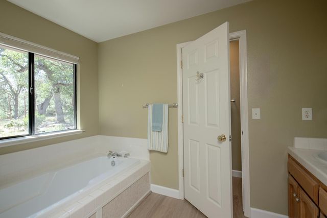 42404 John Muir Drive, Coarsegold, CA 93614