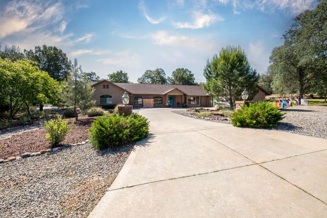 42404 John Muir Drive, Coarsegold, CA 93614