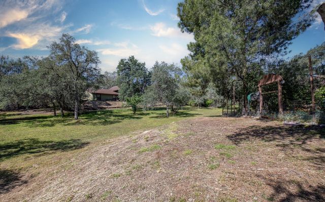 42404 John Muir Drive, Coarsegold, CA 93614