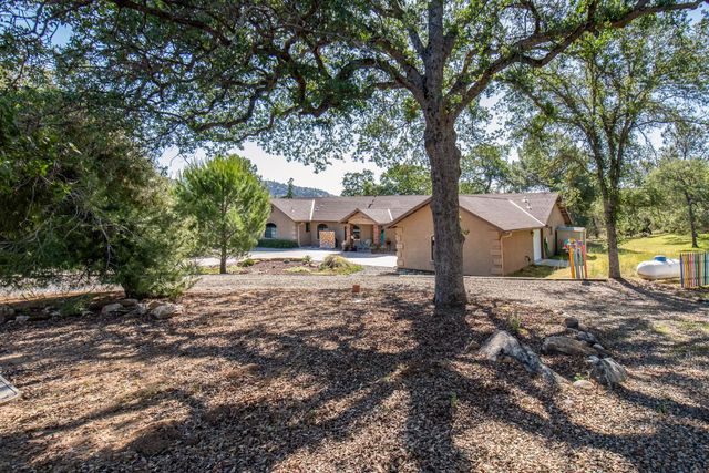 42404 John Muir Drive, Coarsegold, CA 93614