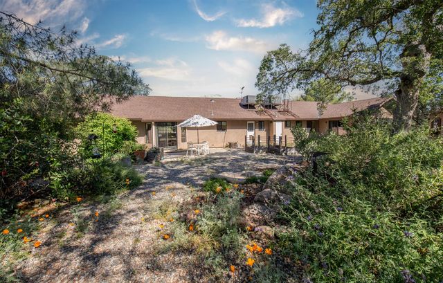 42404 John Muir Drive, Coarsegold, CA 93614