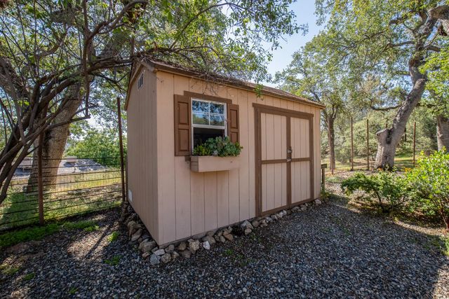 42404 John Muir Drive, Coarsegold, CA 93614