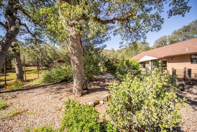 42404 John Muir Drive, Coarsegold, CA 93614