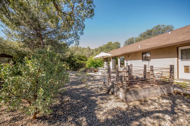 42404 John Muir Drive, Coarsegold, CA 93614