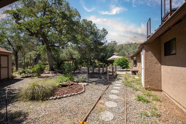 42404 John Muir Drive, Coarsegold, CA 93614