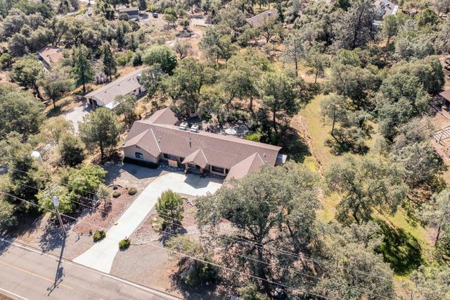 42404 John Muir Drive, Coarsegold, CA 93614