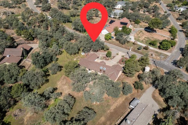 42404 John Muir Drive, Coarsegold, CA 93614
