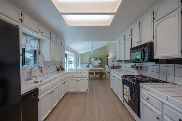 42404 John Muir Drive, Coarsegold, CA 93614