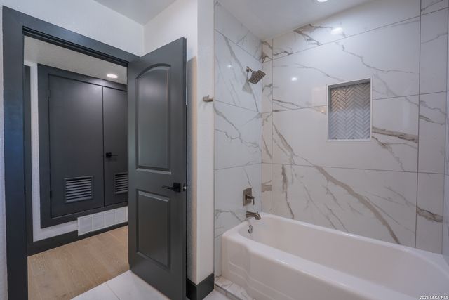 427 Laramie, San Antonio, TX 78209