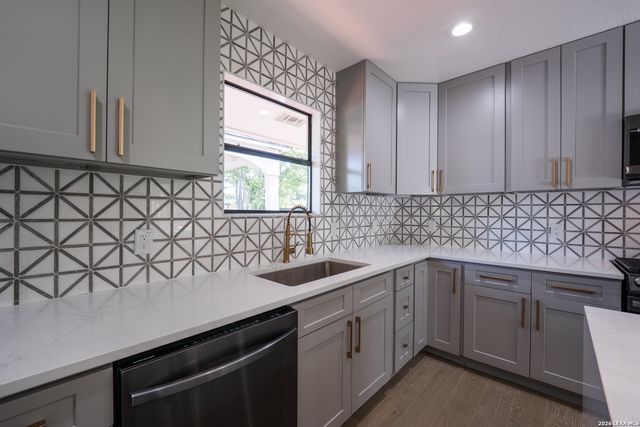 427 Laramie, San Antonio, TX 78209
